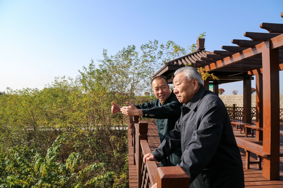 21-2019年10月，國家水利部原副部長王守強參觀金徽股份時盛贊：金徽股份是綠色礦山、文明礦山、美麗礦山。.jpg