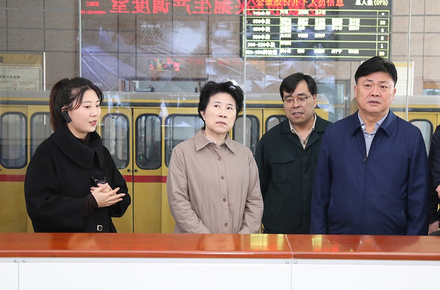 36-2023年3月，省生態(tài)環(huán)境廳黨組書記蘇君蒞臨金徽股份調(diào)研綠色礦山及“兩山”實踐創(chuàng)新基地建設(shè)情況。.jpg
