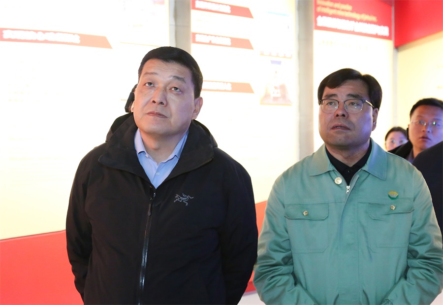 38-2023年12月，民建甘肅省委員會主任委員，全國政協(xié)委員，甘肅省政協(xié)常委，省生態(tài)環(huán)境廳廳長，省核安全局局長葛建團蒞臨金徽股份調(diào)研。.jpg