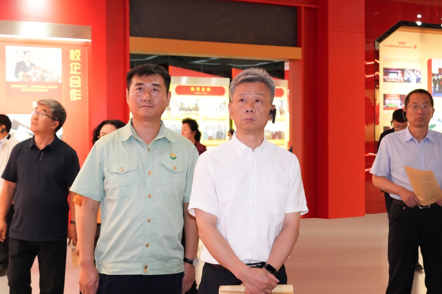 2024.06.23全國政協(xié)委員、省政協(xié)副主席、民盟甘肅省委會主委劉仲奎蒞臨金徽股份調(diào)研.jpg