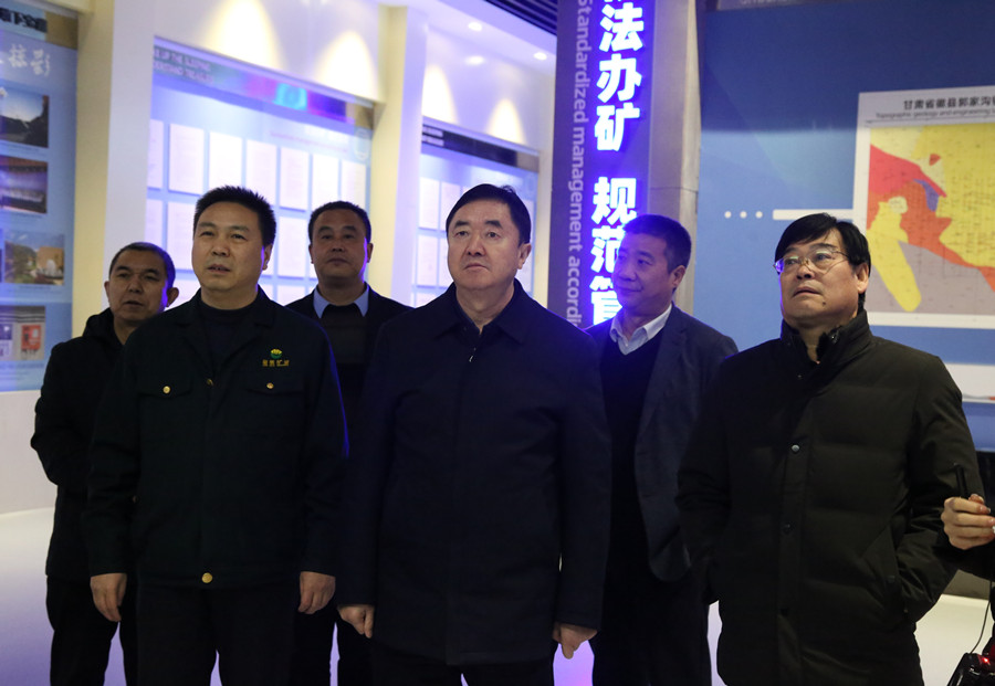 48-2020年12月，省林草局副局長田葆華蒞臨公司調(diào)研林業(yè)資源管理及護林防火工作。.jpg
