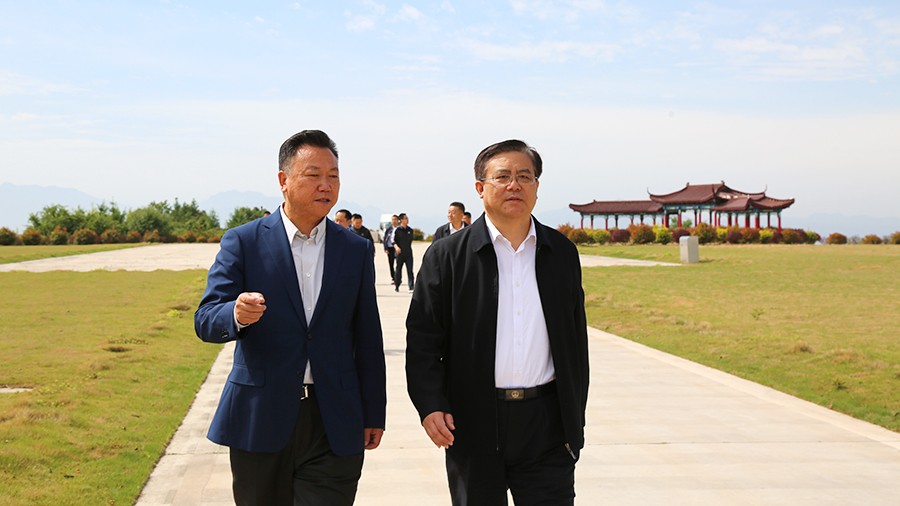 30-2021年5月，省人民檢察院黨組書記、檢察長朱玉蒞臨金徽股份調(diào)研綠色礦山建設(shè)工作。.jpg