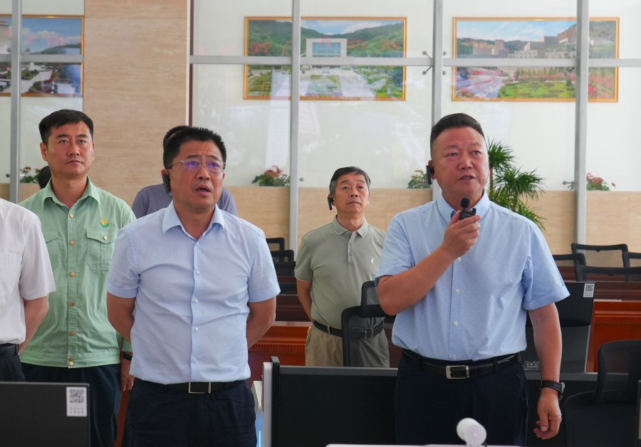 省自然資源廳黨組書記、廳長張曉軍蒞臨金徽股份調(diào)研綠色礦山建設(shè)工作_副本.jpg